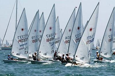 Vela - INIZIATA A HYERES LA COPPA EUROPA LASER 2010 Vela - INIZIATA A HYERES LA COPPA EUROPA LASER 2010