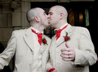 Bersani, Si ad Unioni Civili No a Matrimonio Gay