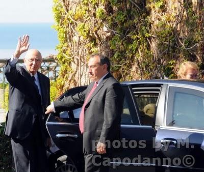 POSITANO: Il presidente Napolitano saluta Positano...