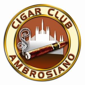 Benvenuti al Cigar Club Ambrosiano: prima regola del club, fumare bene!