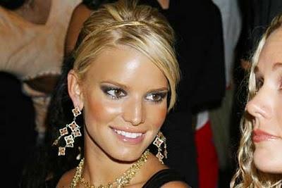 JESSICA SIMPSON NON SI LAVA I DENTI