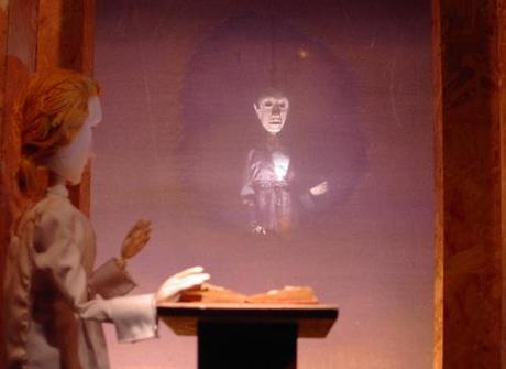 Ripost: Si parla d'altro per non parlare della corona figura