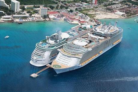 Freedom of the Seas e Oasis of the Seas...