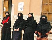 Donne. Meglio svestite o con il burqa?