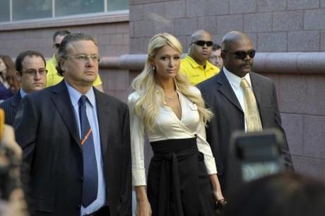 20100920_11250_paris_hilton_court4.jpg