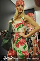 Immagini dal backstage D&G; Donna p/e 2011 by @Swide Immagini dal backstage D&G; Donna p/e 2011 by @Swide