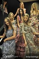 Immagini dal backstage D&G; Donna p/e 2011 by @Swide Immagini dal backstage D&G; Donna p/e 2011 by @Swide