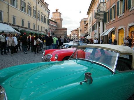 PRESENTAZIONI IMPORTANTI, AUTO D’EPOCA E ARIA D’AUTUNNO