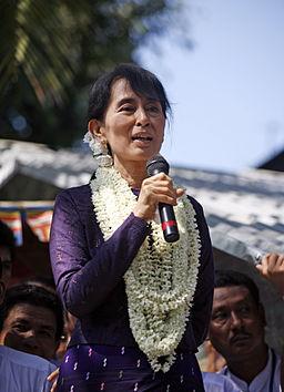 Una forma molto insidiosa di paura Aung San Suu Kyi gives speech