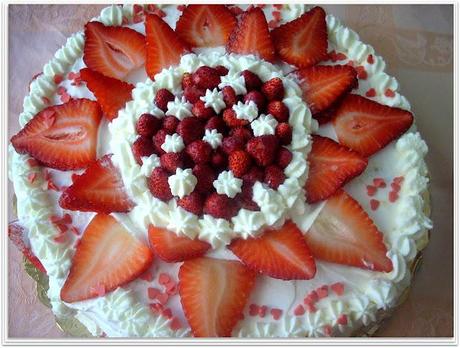 TORTA FRAGOLE E PANNA