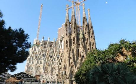 LA SAGRADA FAMILIA