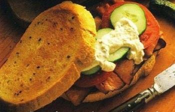 Panino speciale al roast beef panini,crostoni,roast beef,persone,dosi,panna acida,senape,cetriolo