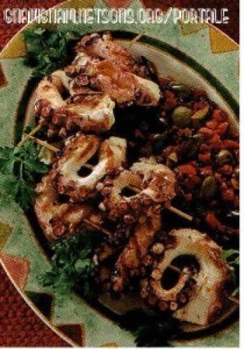 Spiedini di polpo con salsa di peperone Spiedini di polpo con salsa di peperone