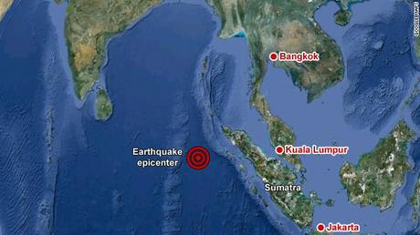Viiolentissima scossa di terremoto a Aceh, al largo dell'isola di Sumatra. Allarme tsunami