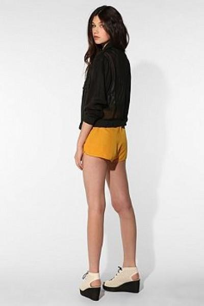 Urban Outfitters offre uno sconto del 20% fino alle ore20 di oggi 12 aprile. Approfittane subito!