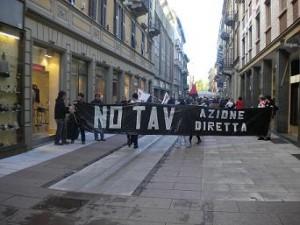 Striscioni e corteo: No Tav, no Terzo Valico Striscioni e corteo: No Tav, no Terzo Valico