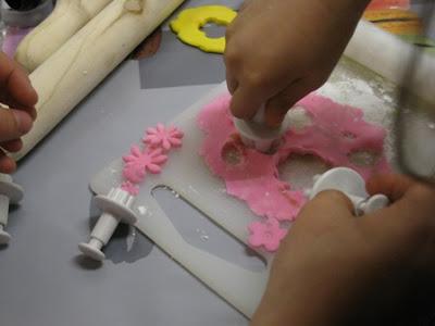 Lezione di decorazione con pasta di zucchero