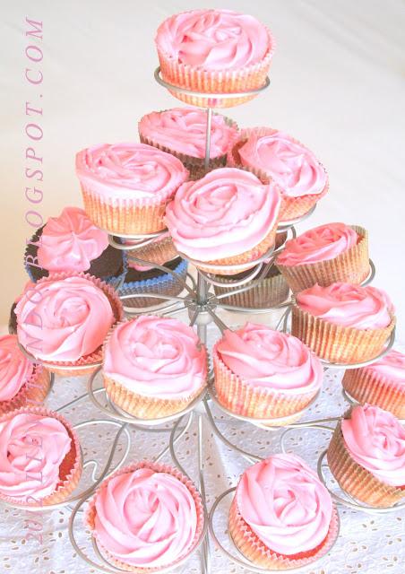 Cupcake alla fragola con frosting al philadelphia