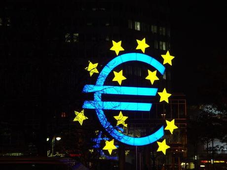 Approvato il pareggio di bilancio in Costituzione: siamo in piena dittatura! Approvato il pareggio di bilancio in Costituzione: siamo in piena dittatura!