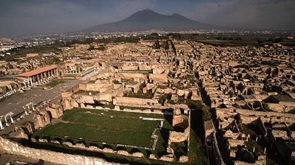 Pompei, Caldoro: sugli scavi straordinario intervento con fondi europei