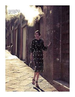 Bara Holotova in Dolce & Gabbana su Nuyou Singapore
