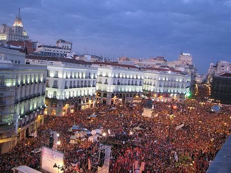 In Spagna arriva il reato di “resistenza passiva” Puerta del Sol