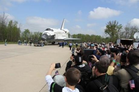 Lo Shuttle Discovery arriva allo Smithsonian National & Space Museum