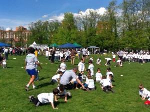 Milano è un po’ più ovale: oltre 400 bambini al primo appuntamento di “Rugby nei Parchi”