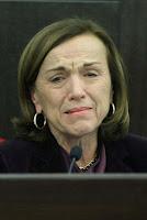 scusate, ma una può essere una stronza in santa pace senza prendersi le reprimende delle signore scusate, essere stronza santa pace senza prendersi reprimende delle signore quando?