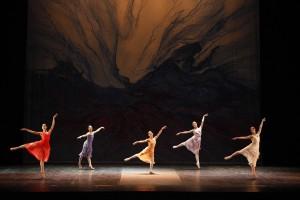Sinfonie in Danza: un Balletto che Crea Poesia
