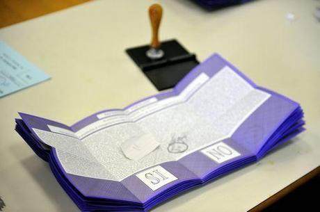 Referendum sardi del 6 maggio 2012: perchè nessuno ne parla? Referendum sardi del 6 maggio 2012: perchè nessuno ne parla?