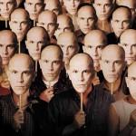 essere 150x150 Riguarda  LO: “Essere John Malkovich” con GURU NIKKO   videos vetrina riguarda lo 