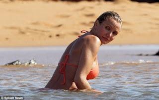 La splendida quarantenne Cameron Diaz sexy in bikini