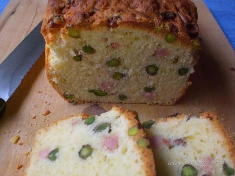 Plumcake con prosciutto e pistacchi Plumcake con prosciutto e pistacchi