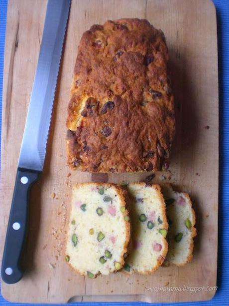 Plumcake con prosciutto e pistacchi Plumcake con prosciutto e pistacchi