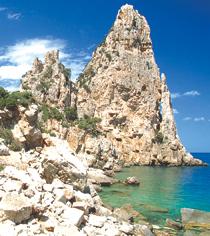Sardegna Primo maggio nella meravigliosa Ogliastra Baunei, mare e montagna