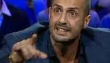 Giornalista fa domande a Corona su Belen: Si infuria e lo picchia fabrizio corona, stefano de martino, giornalista, picchiato, belen, stefano