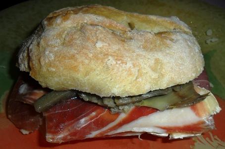 panino-con-prosciutto-e-carciofi panino-con-prosciutto-e-carciofi