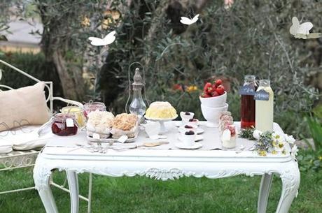 Shabby Chic breakfast table