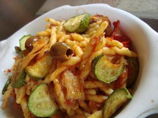 Trofie con stoccafisso e zucchine. Trofie con stoccafisso e zucchine.