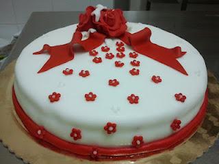 Torta con Rose Rosse