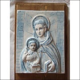 Madonna con Bambino: capoletto in ceramica