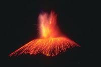 Il vulcano  Paricutín o Parícutin è il vulcano più giovane al mondo e appare in alcune versioni delle Sette Meraviglie Naturali del Mondo.