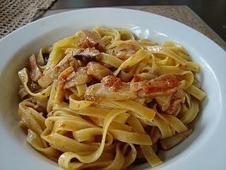 Tagliatelle con porcino e pomodoro Tagliatelle con porcino e pomodoro