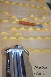 Ravioli di pere su fonduta di taleggio...per Quanti modi di fare e rifare....