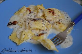 Ravioli di pere su fonduta di taleggio...per Quanti modi di fare e rifare....