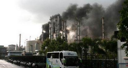 Scoppio in una fabbrica chimica: 12 morti in Thailandia, mille evacuati Scoppio in una fabbrica chimica: 12 morti in Thailandia, mille evacuati