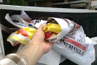 Alberi e fiori al posto dei cartelloni Alberi e fiori al posto dei cartelloni