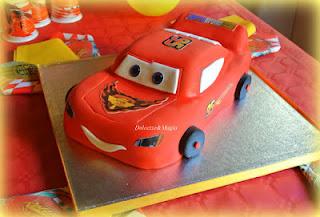 Lightning McQueen Cake ... a big car!