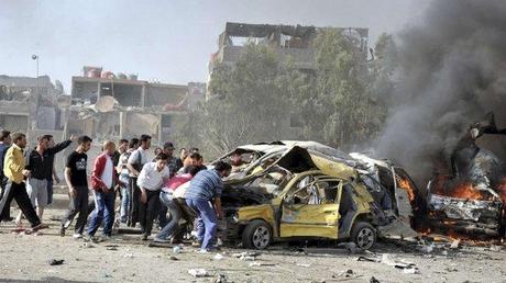 Due potenti esplosioni scuotono Damasco, decine di morti, anche bambini